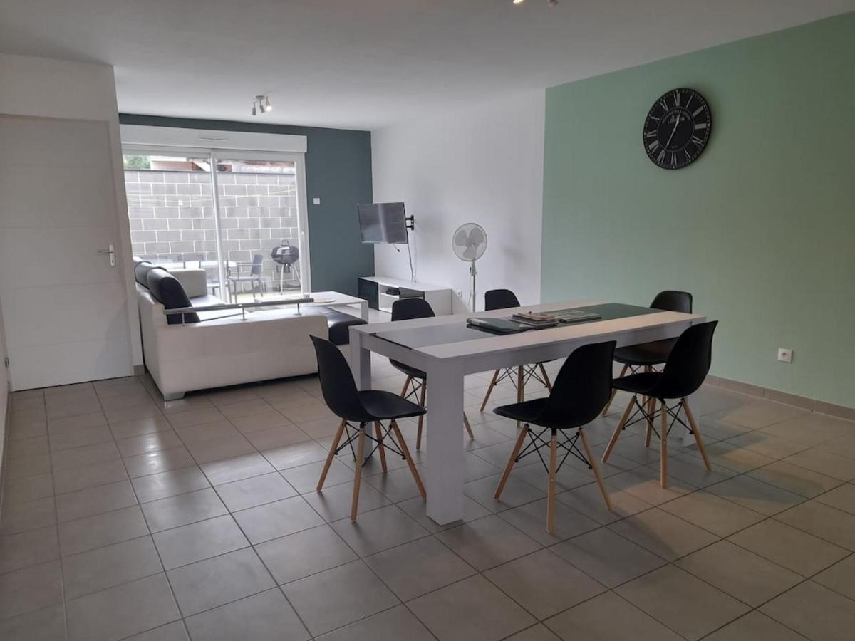 Logement De 100M2 Avec Terrasse Wardrecques Exterior photo
